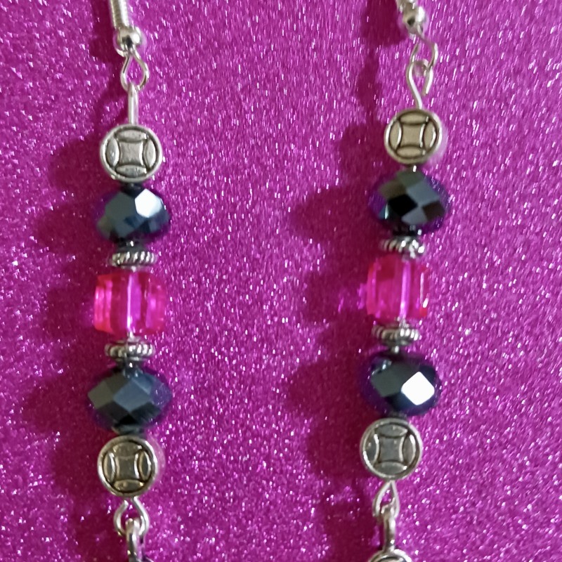 Pink and Black Beaded Swirl Earrings Pink and Black Beaded Swirl Earrings