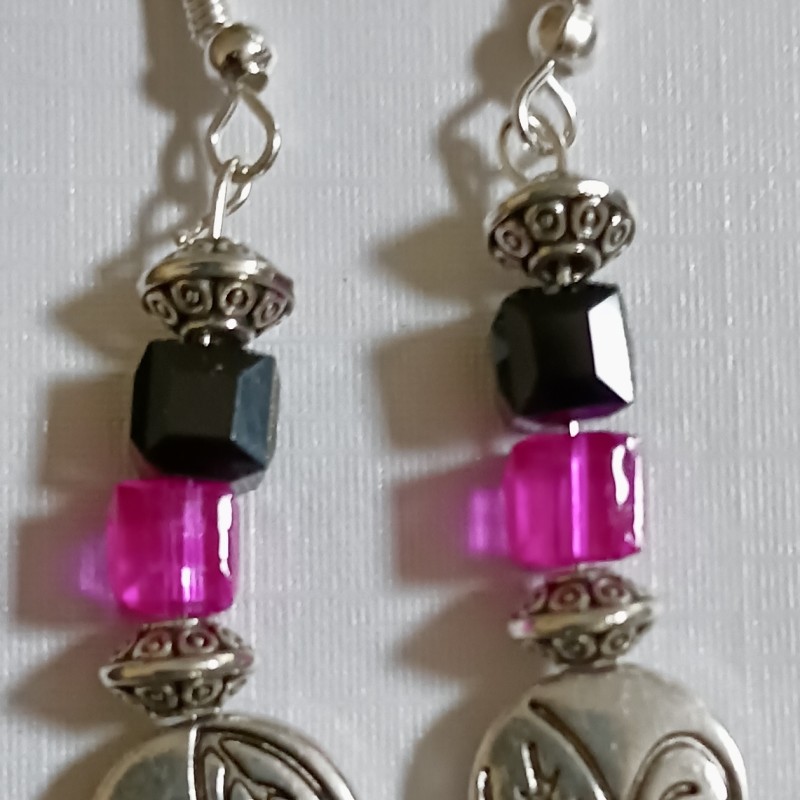 Pink and Black Beaded Leaf Earrings 2 Pink and Black Beaded Leaf Earrings 2