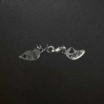 925 Sterling Silver Charm "Big Sis & Little Sis" 925 Sterling Silver Charm "Big Sis & Little Sis"