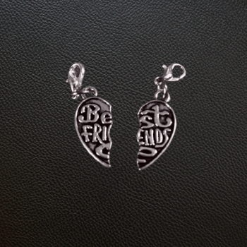 925 Sterling Silver Charm 2-pc "Best Friends" 925 Sterling Silver Charm 2-pc "Best Friends"