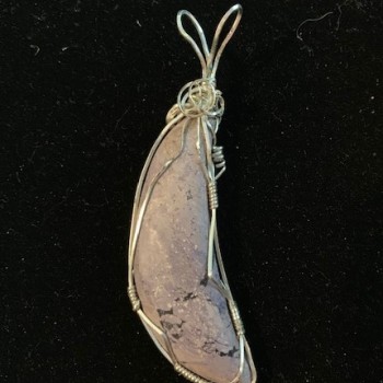 Pendant Bertrandite Purple